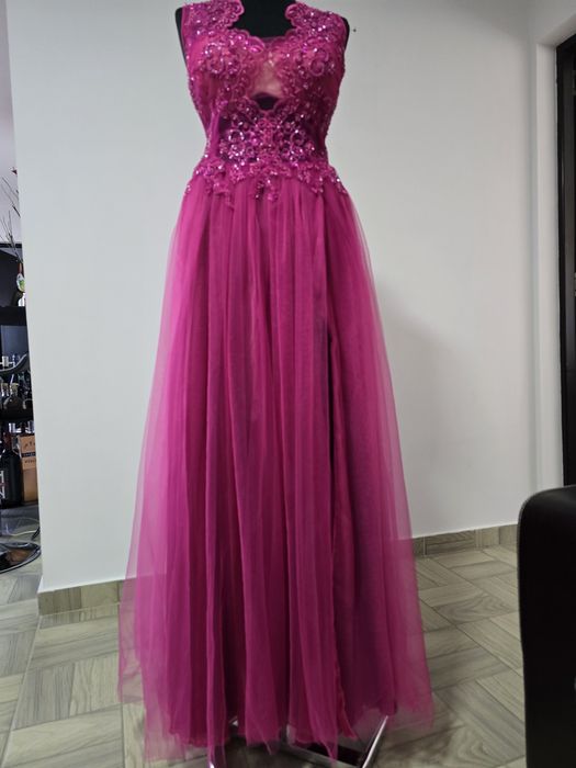 Rochie roz fucsia din matase naturala si dantela brodata