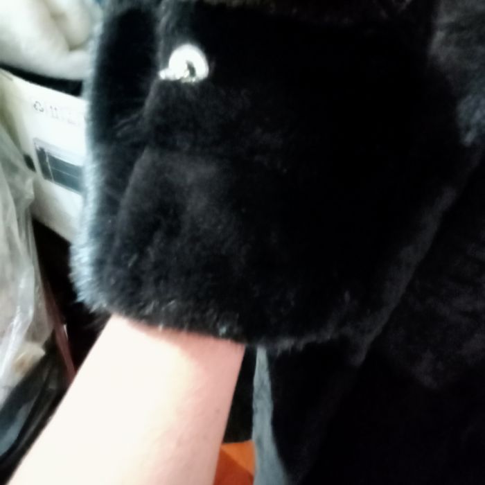 Продам шубку 130000