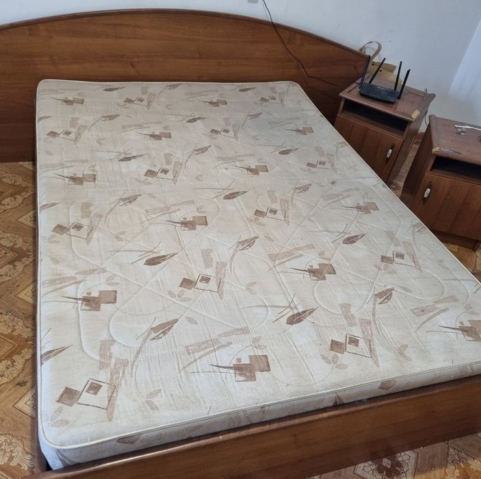 Отдам даром кровать с тумбой