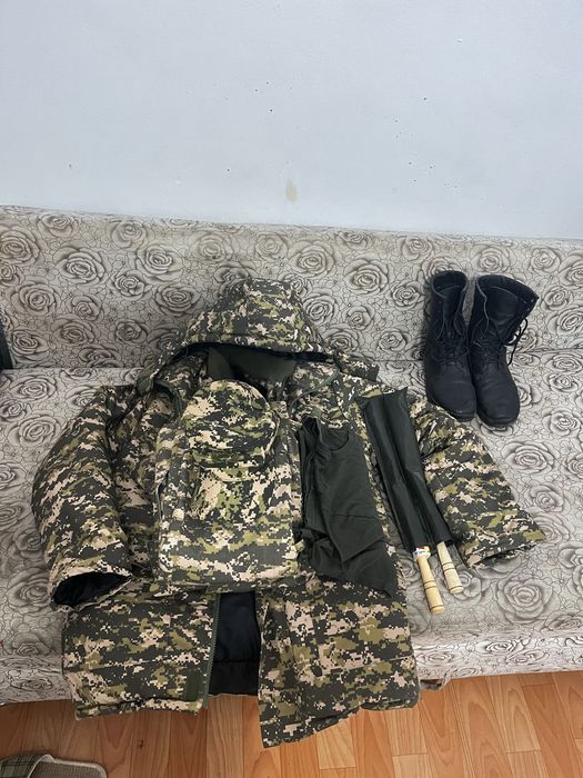 Форма для военной подготовки (камуфляж + берцы).