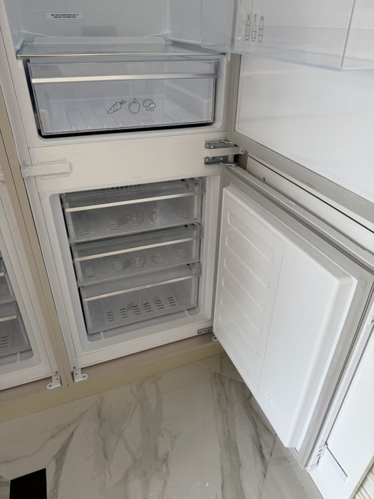 Продам Холодильники Smeg