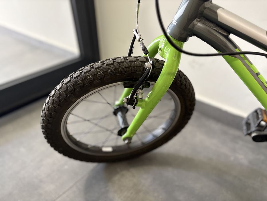 Детски велосипед Drag Badger Lite 16" (сиво/зелено) + помощни колела и степенка