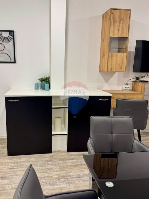 Продава се Тристаен апартамент в Варна, ВИНС - 125 кв.м за 2400 €/кв.м - Снимка #4