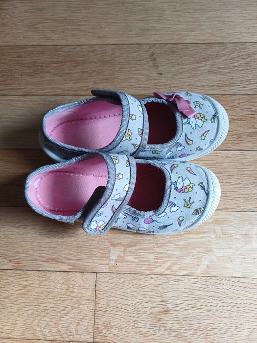 Пантофи монета 26 номер