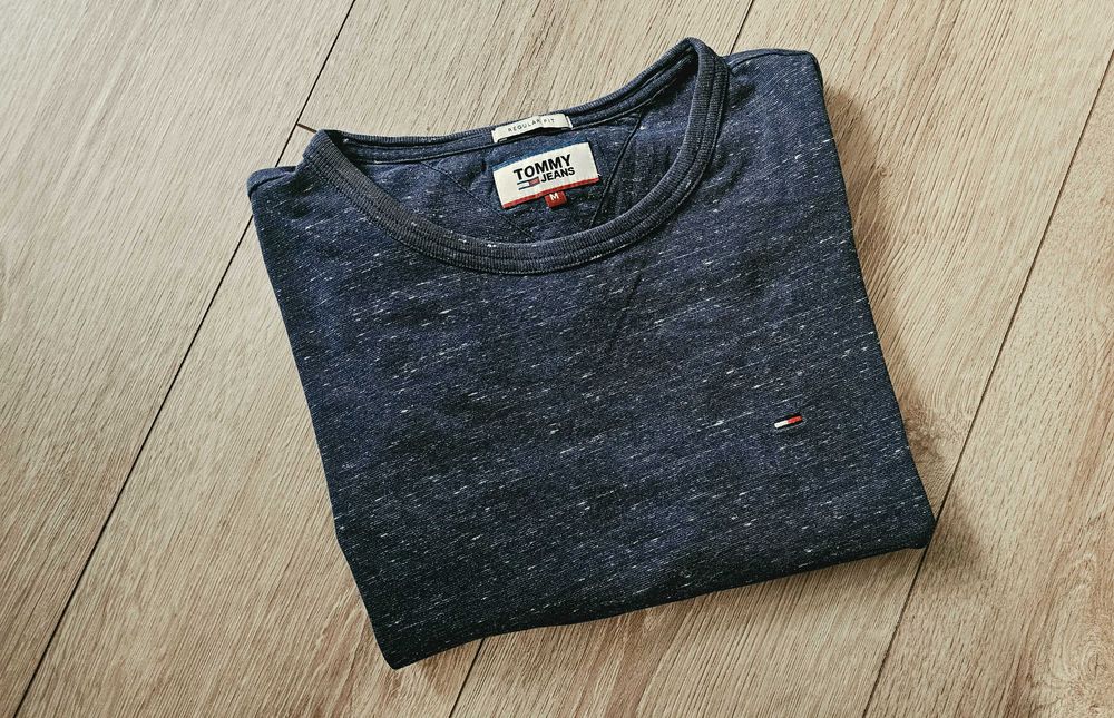 Tricou Tommy Jeans – Regular Fit – Mărimea M melanj