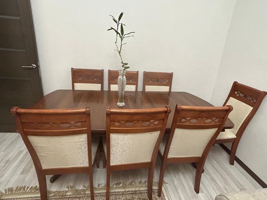 Стол и стульями 8