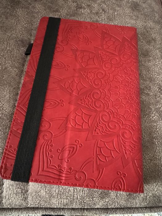 Чехол на планшет кожа цвет бордо