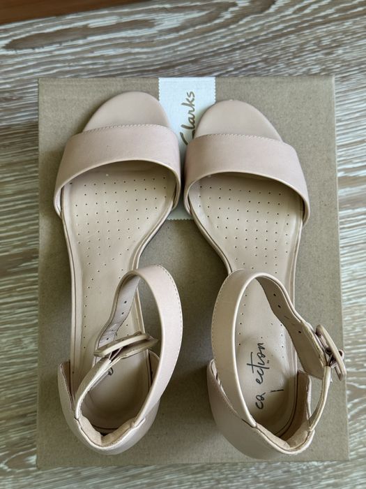 Дамски сандали на ток / официални обувки  Clarks