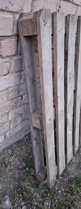 Поддон деревянный 100*120.  Район 1000 мелочей.