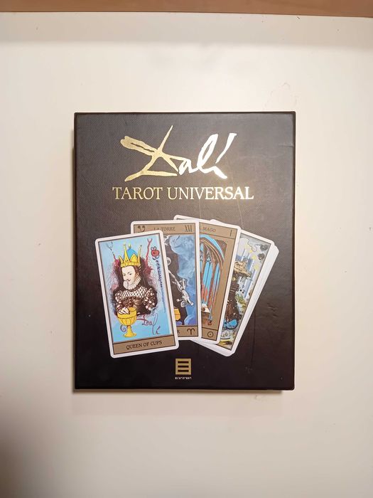 Колекционерски Таро Карти "Салвадор Дали" с Книга