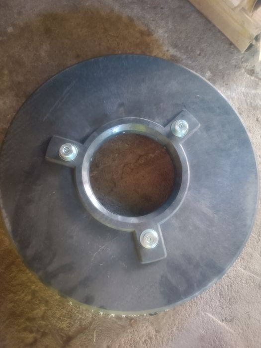 Продам щетку для поломоечной машины