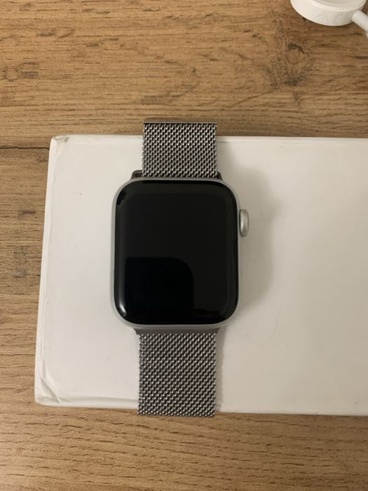 Apple Watch SE (2020) 40 мм