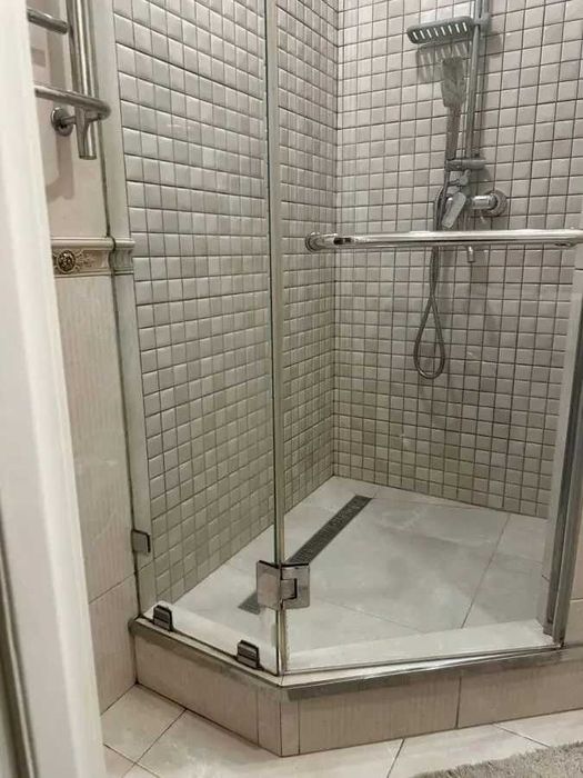 Дава се под наем Тристаен апартамент в София, Център - 90 кв.м за 586.5 € - Снимка #2