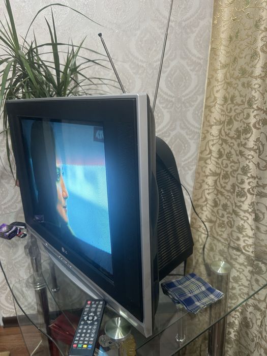 Продам подставку и телевизор