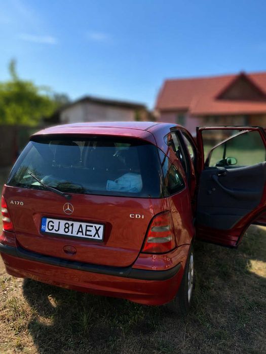 Mașină Mercedes Benz