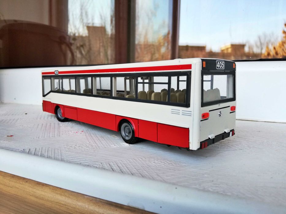 Mercedes Benz 0405 на фирма NZG метален във мащаб 1/50 (Като ново)