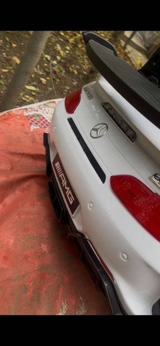 Mașina electrică cu telecomandă