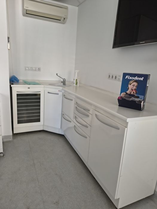 Vând mobilier cabinet stomatologic Saratoga