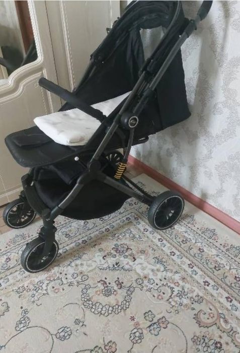 Коляска продам коляска