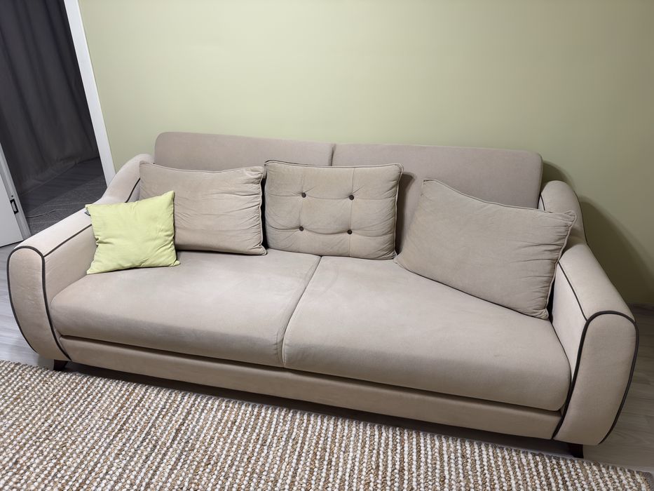 Продам диван. 230 см ширинa