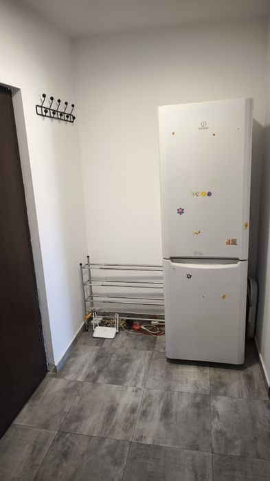 Închiriez garsonieră Matei, balcon, centrală, mobilat și utilat