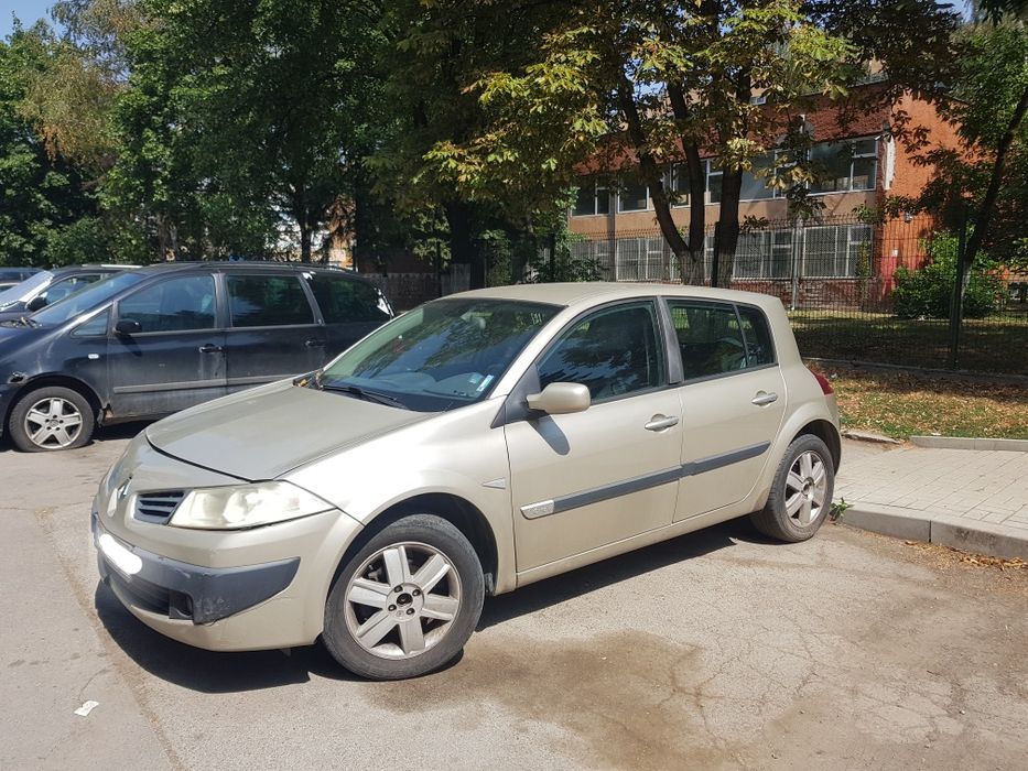 Продавам Renault Megane 1.6 I