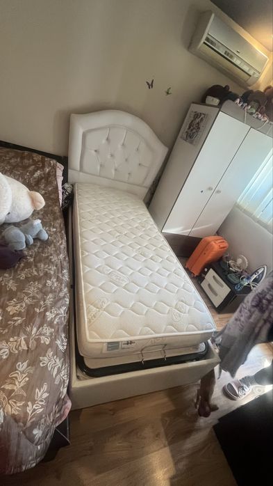 Тапицирано легло 90/200