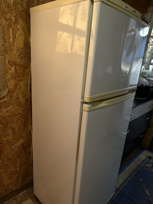 Продам холодильник