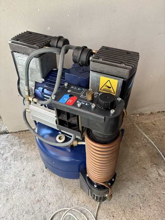 Compresor silentios durr cu uscator aer si pompa aspiratie