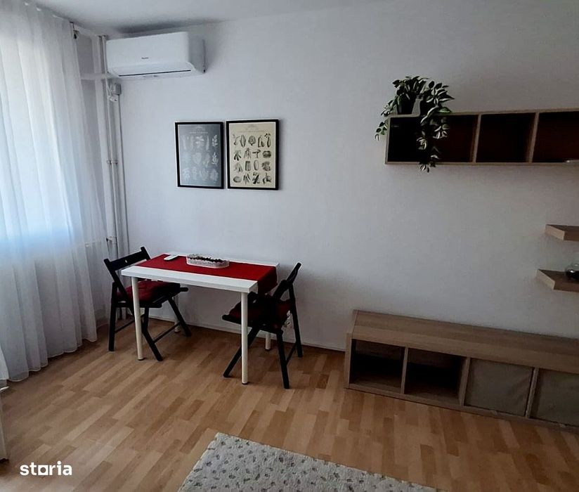 Garsonieră de închiriat, Titan, etaj 7