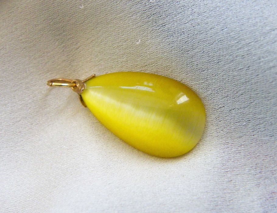 Медальон-голям хризоберил с ефект "котешко око"