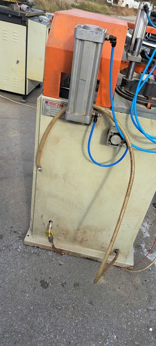 Masina de frezat T-uri PVC