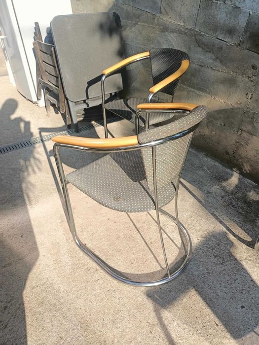 Set 6 scaune deosebite pe cadru metalic