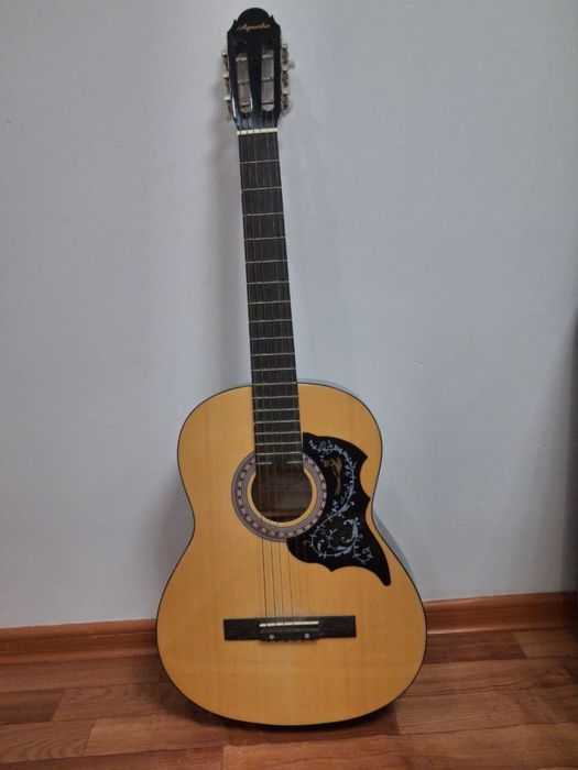 Гитара сатылады, багасын келисуге болады