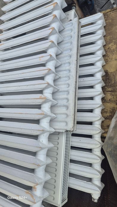 Подавам чугунени радиатори