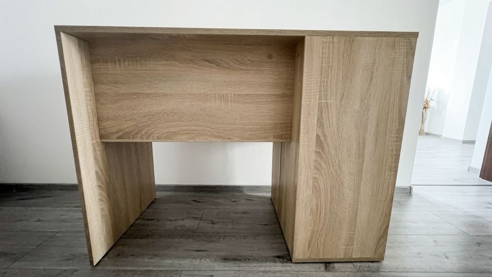 Birou modern din PAL, culoare bej deschis/lemn natur - ca nou