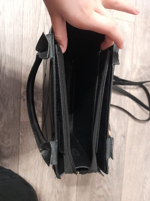 Продаю сумку в подарок идёт очки