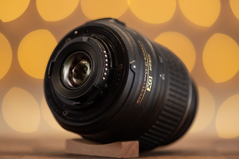Nikon D300 + два обектива и аксесоари Никон