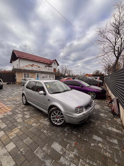 VOLKSWAGEN Golf 2001