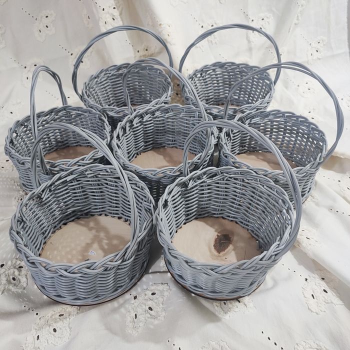 Продаю плетеные корзины из ротанга .