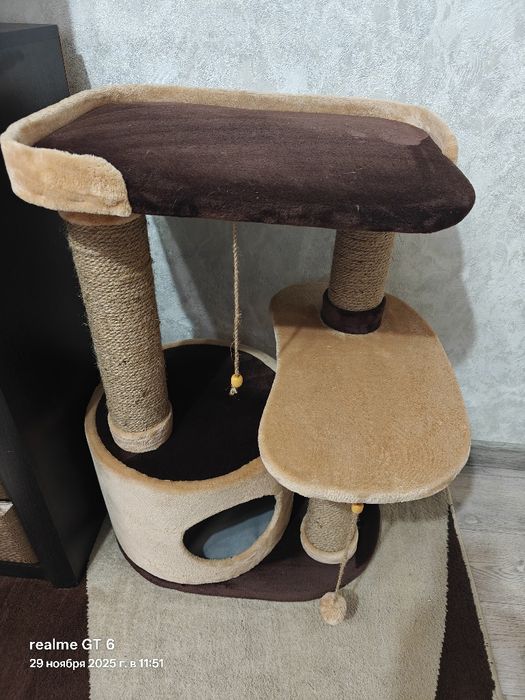Когтеточка с домиком б/у