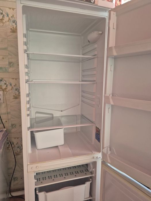 Продам холодильник