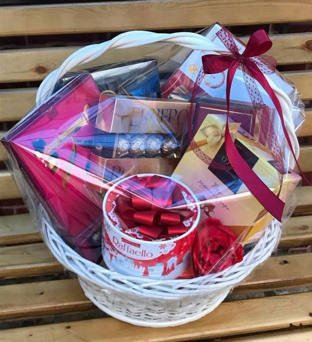 Корзины прдарочные  на 8 марта