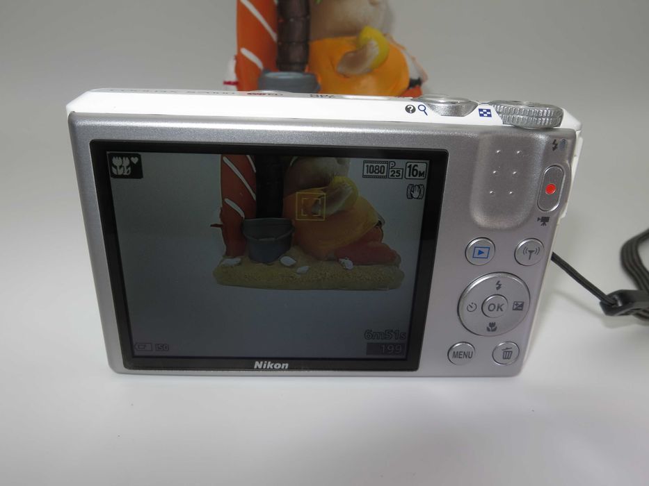 Nikon Coolpix S7000 ултра компактен цифров фотоапарат с 20х опичен зум, 16MP, Wi-Fi, Full-HD видео клип, дигитална камера в отлично състояни