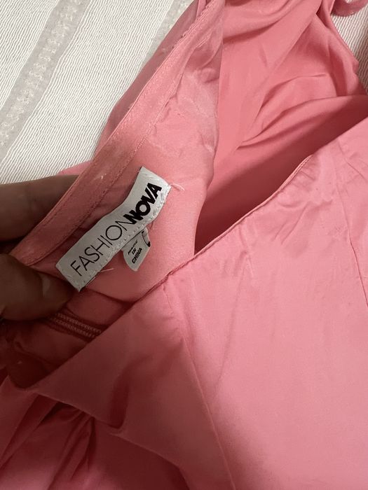 Рокля Fashionnova