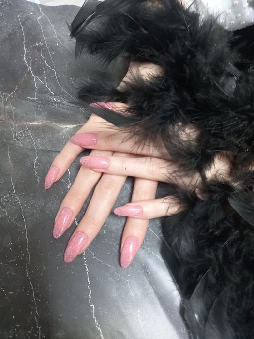 Маникюр, наращивание ногтей