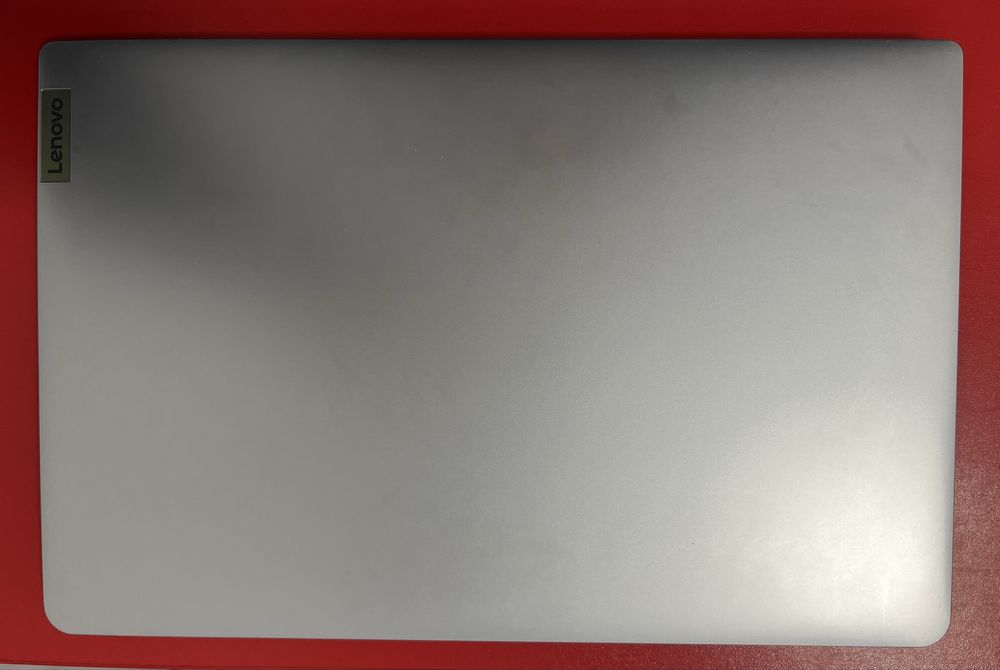 Laptop Lenovo Ideapad 1i Impecabil