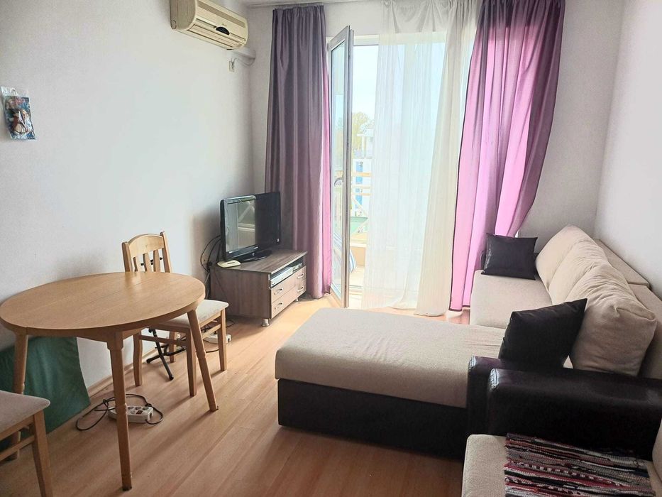 Двустаен обзаведен апартамент в к-с ”Съни Дей 3”