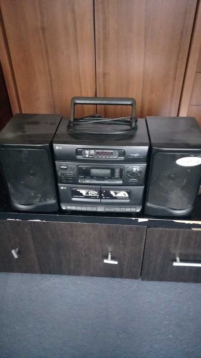 Продам музыкальный центр LG