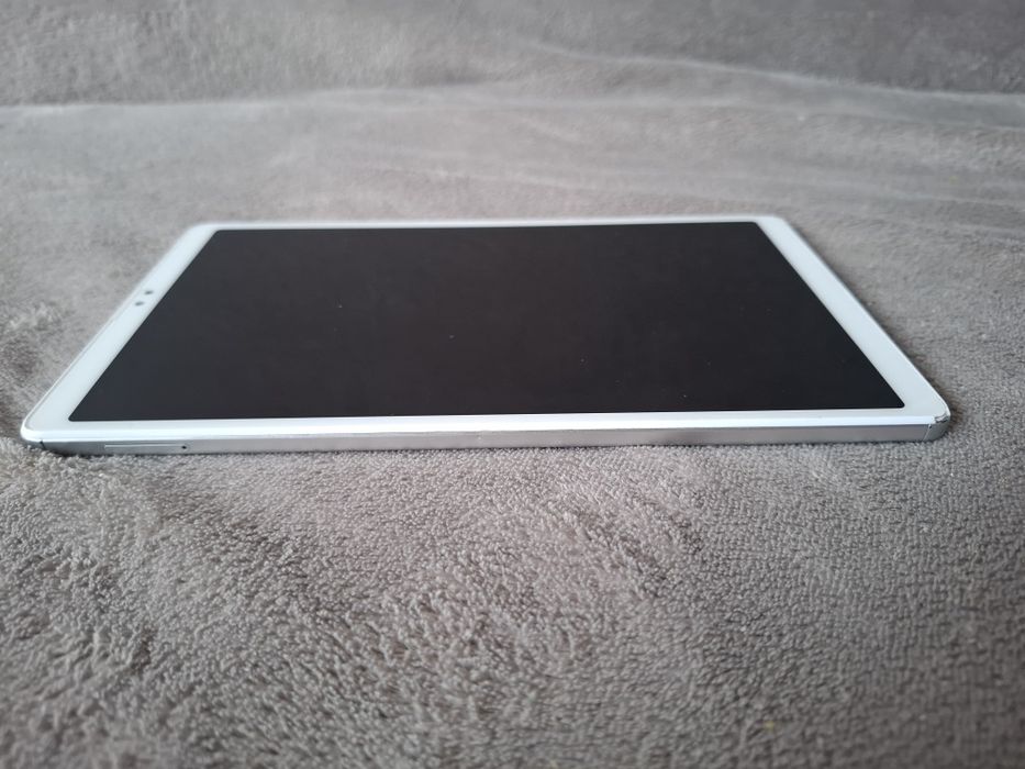 Продавам таблет Samsung  А7 lite.SM-T225.